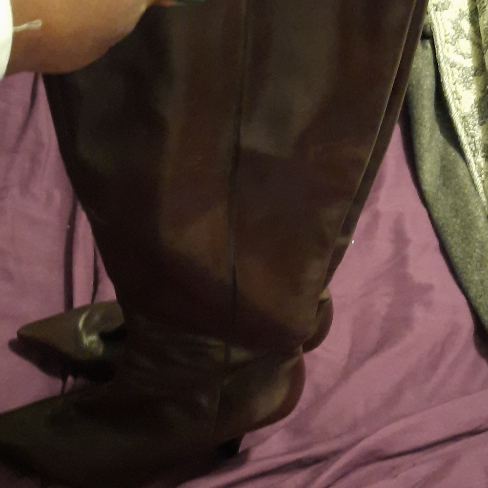 Boots - Picture 2 of 8